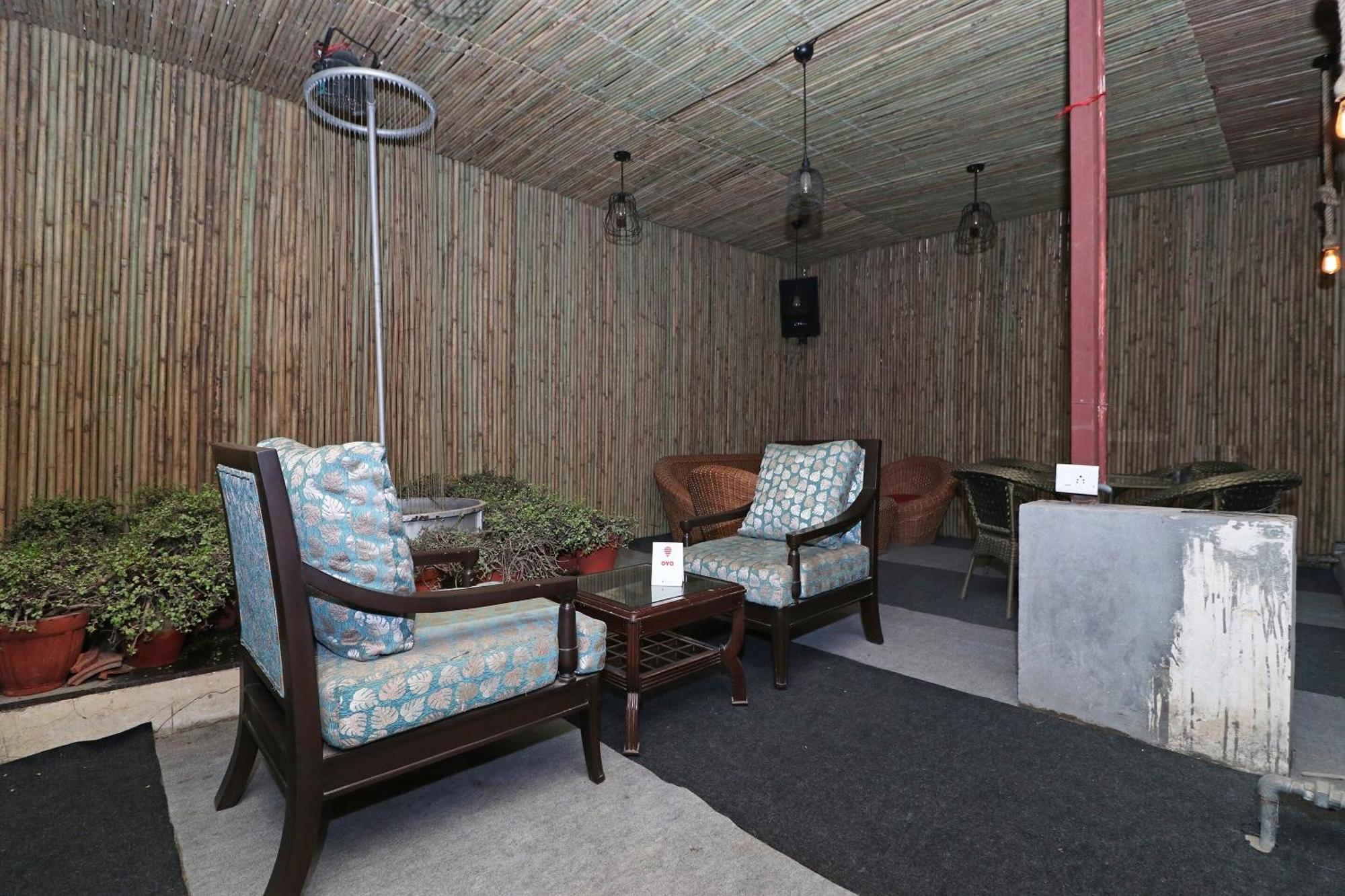 Townhouse Satguru Enclave Road Gurgaon Hotel Jamb Exterior photo